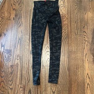 Spanx Leggings metallic camo print